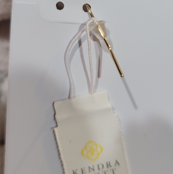 NWT Kendra Scott Earrings Gold Red Berry Dainty - Picture 3 of 3